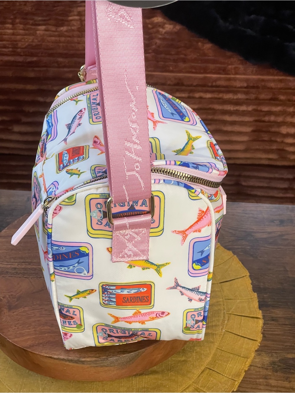 BETSEY JOHNSON Sardine Print Insulated Lunch Tote - Picture 4 of 7